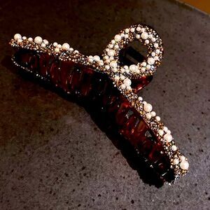 💞Brown Large Pearl Jaw Hair Clips